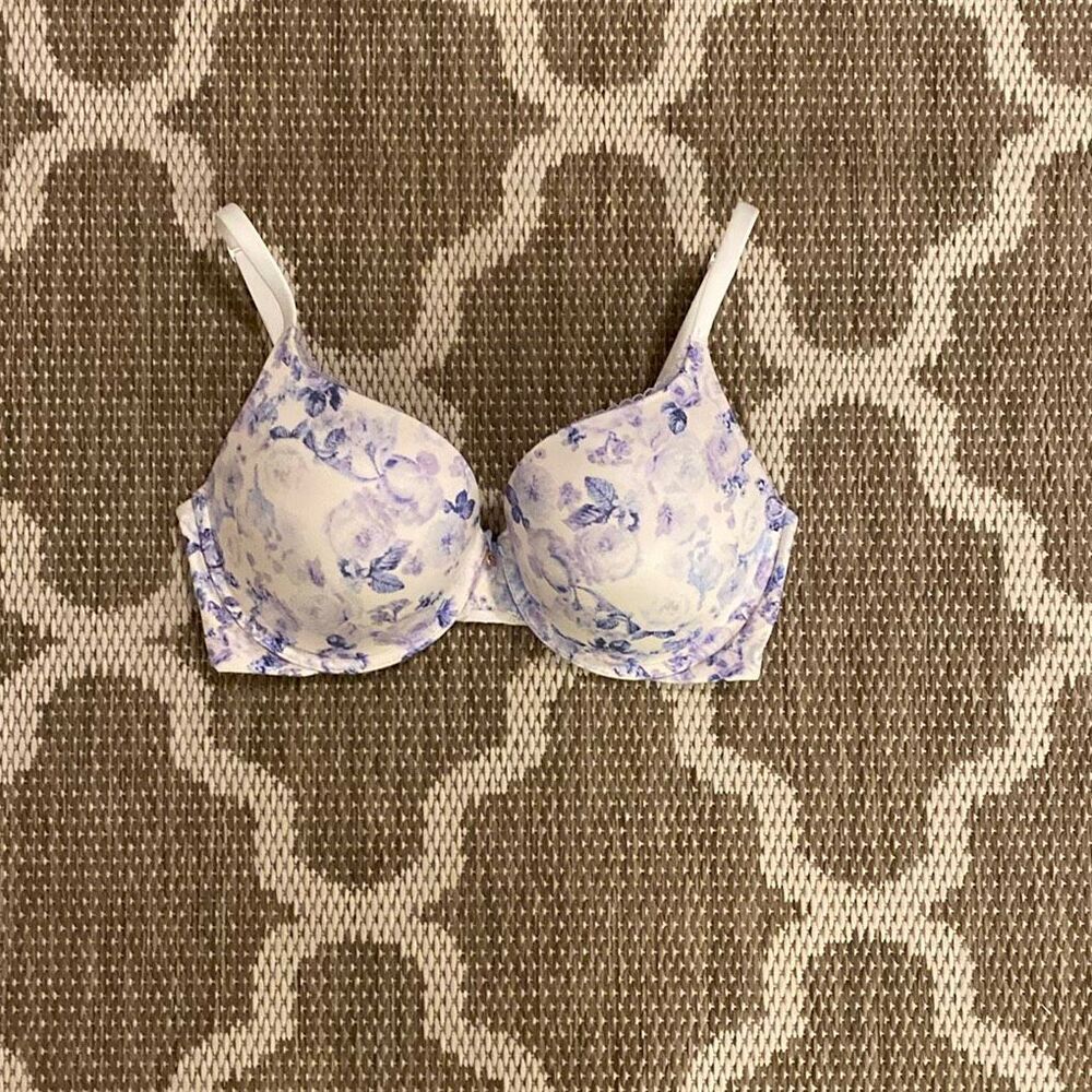 Victoria’s Secret body by Victoria perfect shaped bra size 34DD